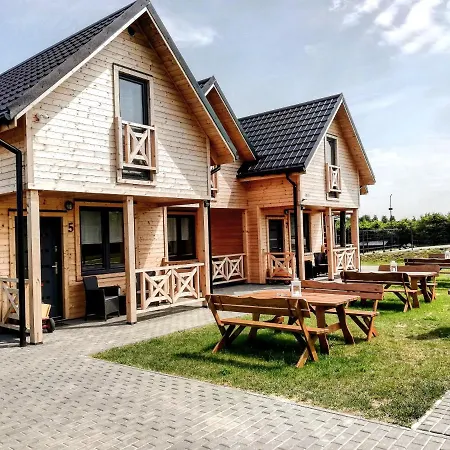 Czarne Domki Resort بيت للعطل *